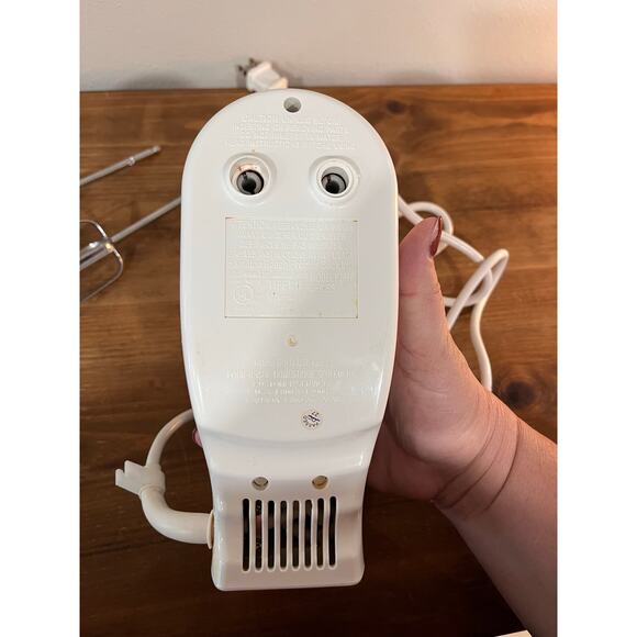 Hamilton Beach Bowl Rest Hand Mixer White 6-Speed Electric Beaters Tested - Picture 4 of 10